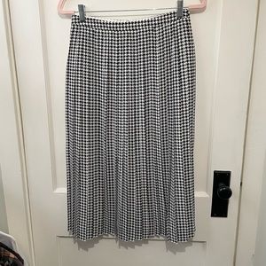 🌵 J.CREW NWT Black and White Houndstooth Print Pleated Midi Skirt Size 4